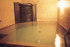 竹炭水浴池